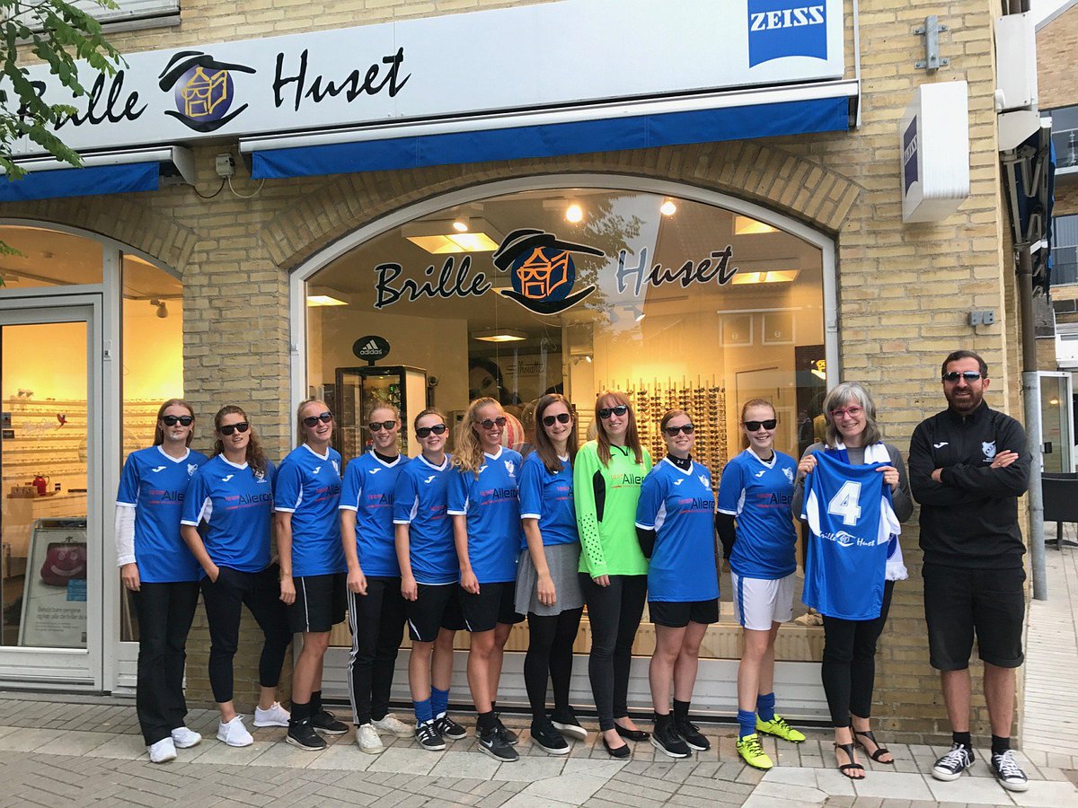 alleroedfk's tweet photo. Brillehuset er ny sponsor for AFK Kvindesenior 1 :) https://t.co/pAmTKoV5Ix #afklive #kvinde1 #kvindesport #fodboldforpiger #kvindefodbold https://t.co/XptZEcC5FU