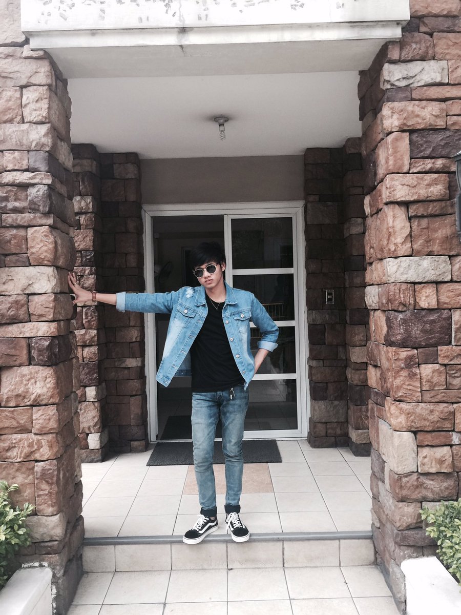 jestinlife's tweet photo. RT if you missed someone right now 🙈 https://t.co/qgD8KjbS01