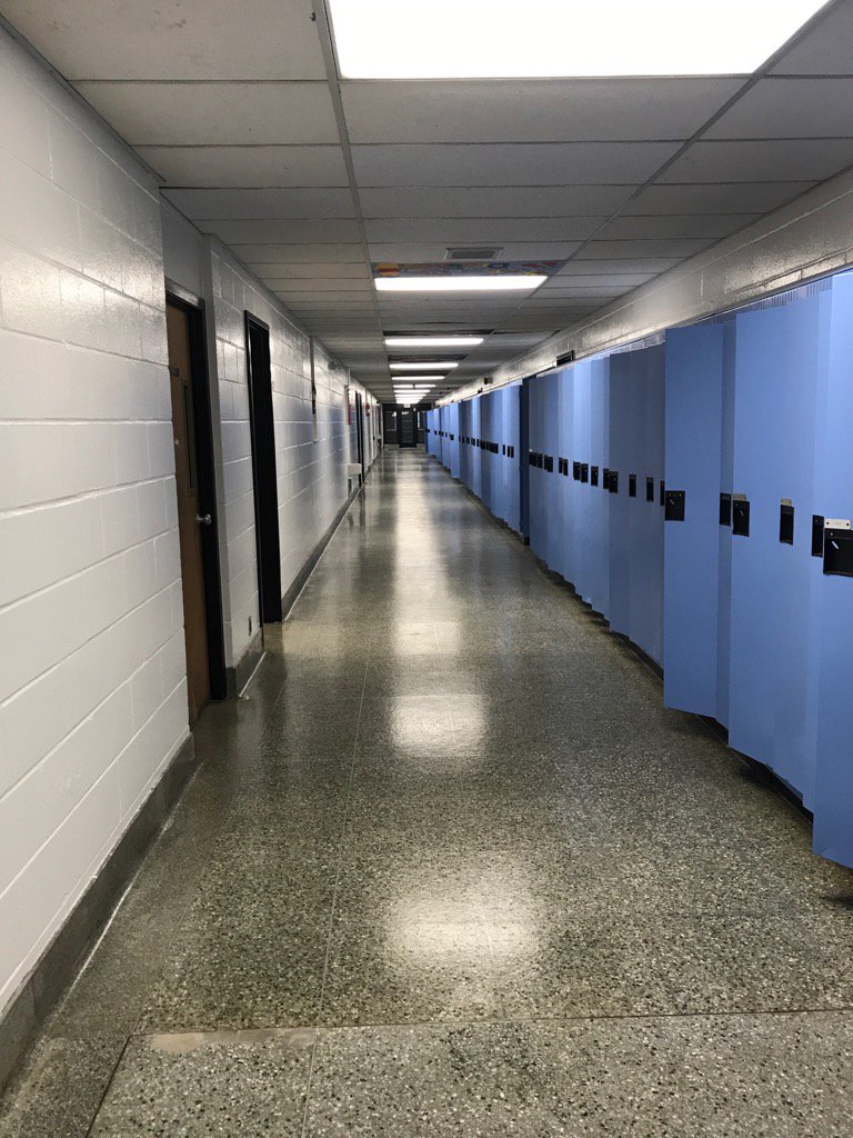 bejjanyc1's tweet photo. #GettingReadyforSept5 WI Dick School is ready for students! Freshly painted hall and new washrooms😀 https://t.co/S5EAbnLMxm