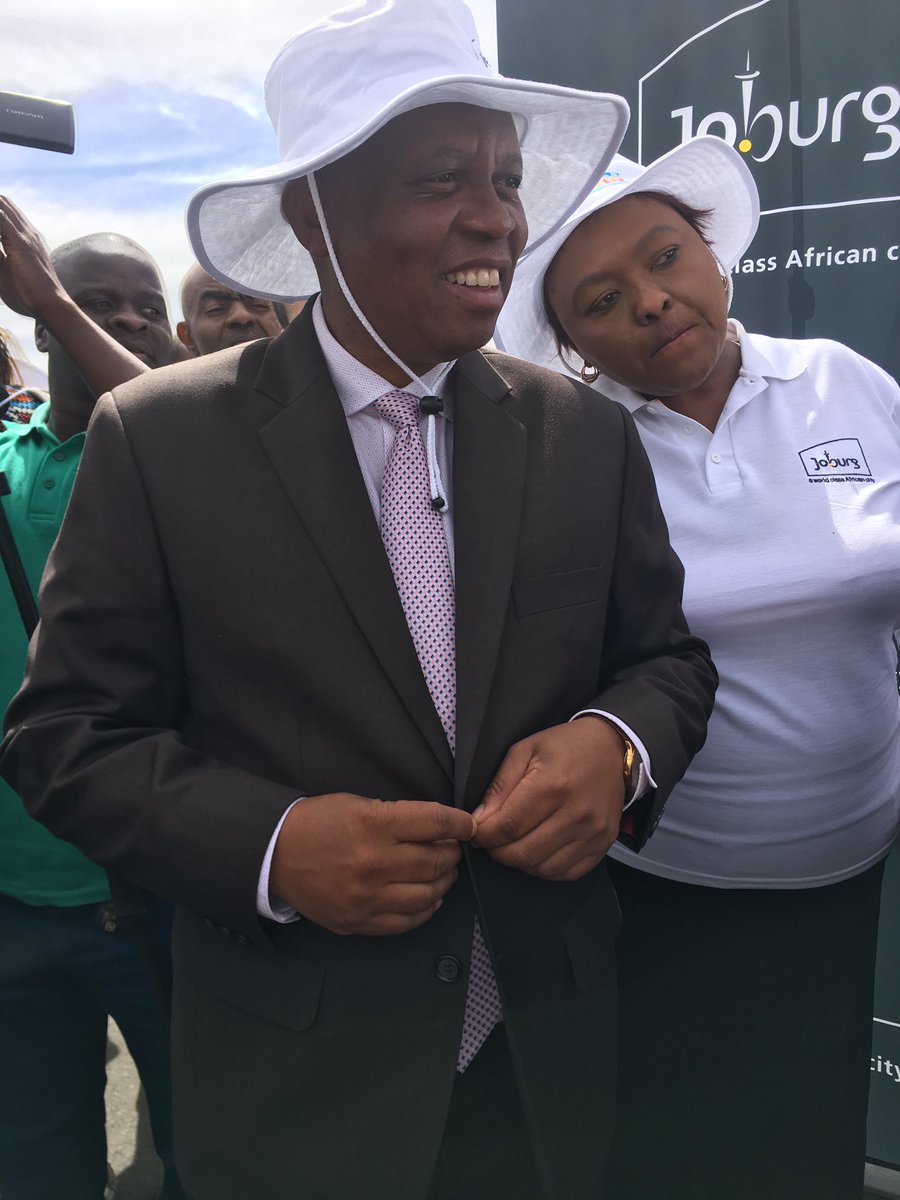 HermanMashaba's tweet photo. Thank you to MMC @nhli1964 & her team for all their hard work & dedication. Also, thank you to all the entities involved #SandtonStepsUp🚶 https://t.co/LwlSDDFine