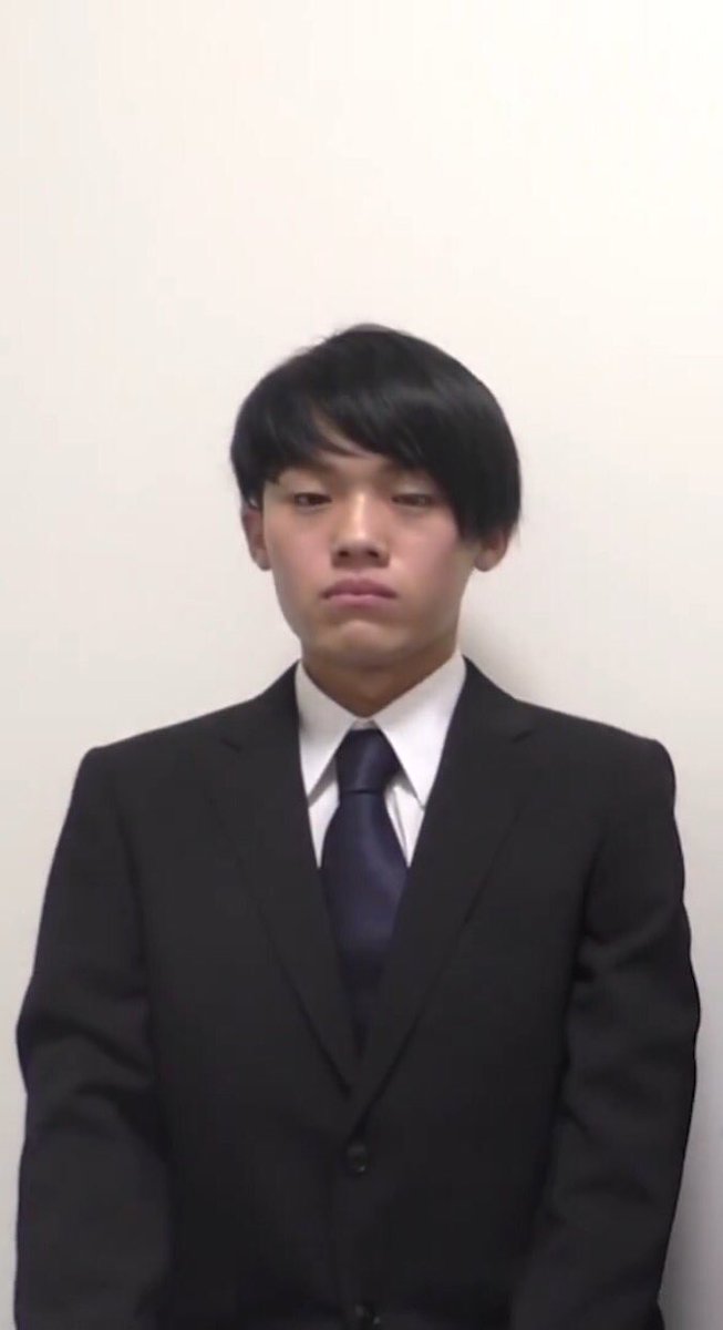 KtewG3's tweet photo. １つ思ったこと言っていい？
いっくんが礼したあとだんだん口が膨らんでるように見えてwじわじわくる。例の時に口で深呼吸してるのかな？
最後なんか苦しそうw https://t.co/ToZPda9uCP