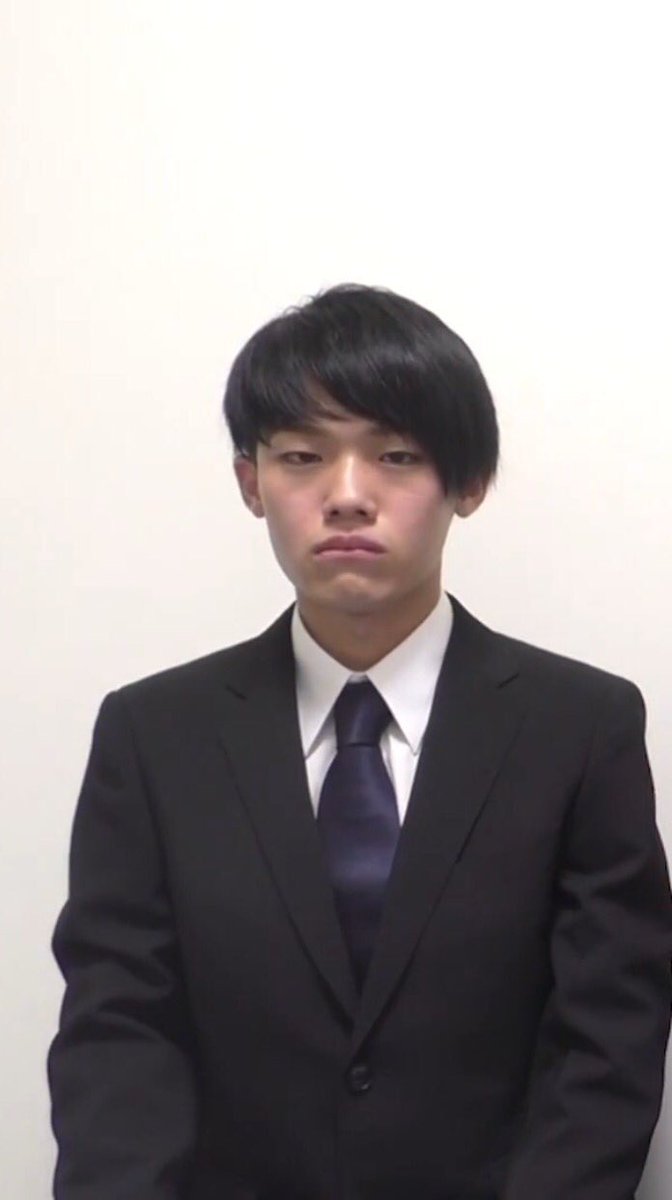 KtewG3's tweet photo. １つ思ったこと言っていい？
いっくんが礼したあとだんだん口が膨らんでるように見えてwじわじわくる。例の時に口で深呼吸してるのかな？
最後なんか苦しそうw https://t.co/ToZPda9uCP