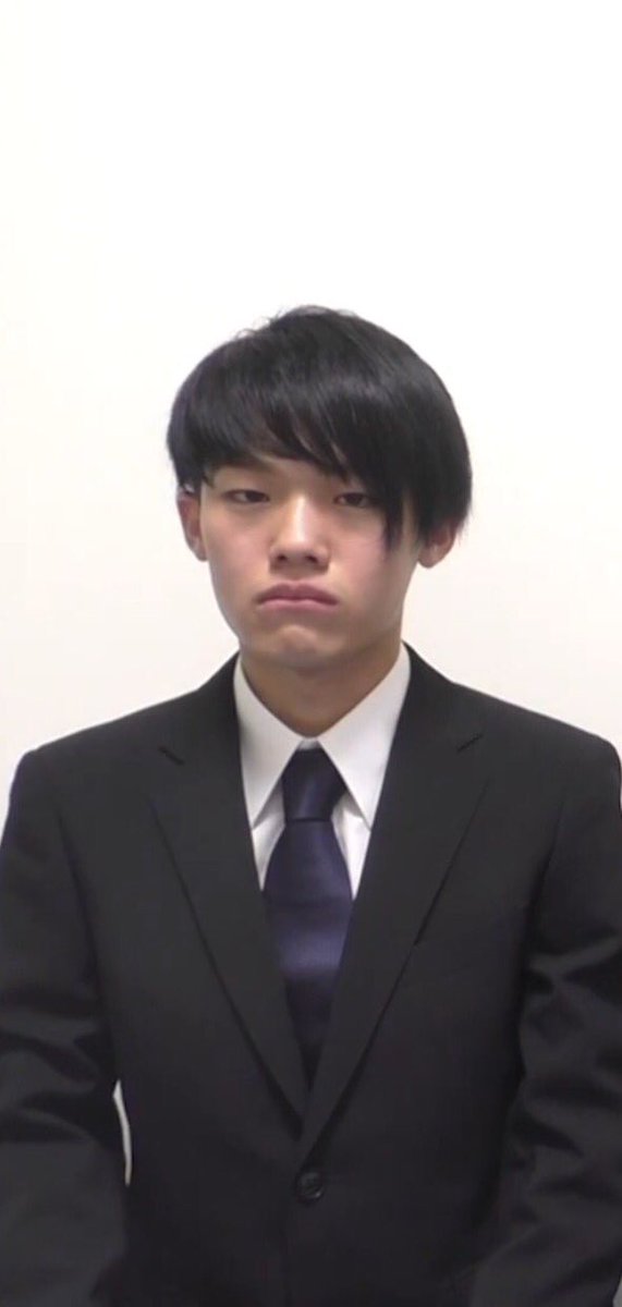 KtewG3's tweet photo. １つ思ったこと言っていい？
いっくんが礼したあとだんだん口が膨らんでるように見えてwじわじわくる。例の時に口で深呼吸してるのかな？
最後なんか苦しそうw https://t.co/ToZPda9uCP
