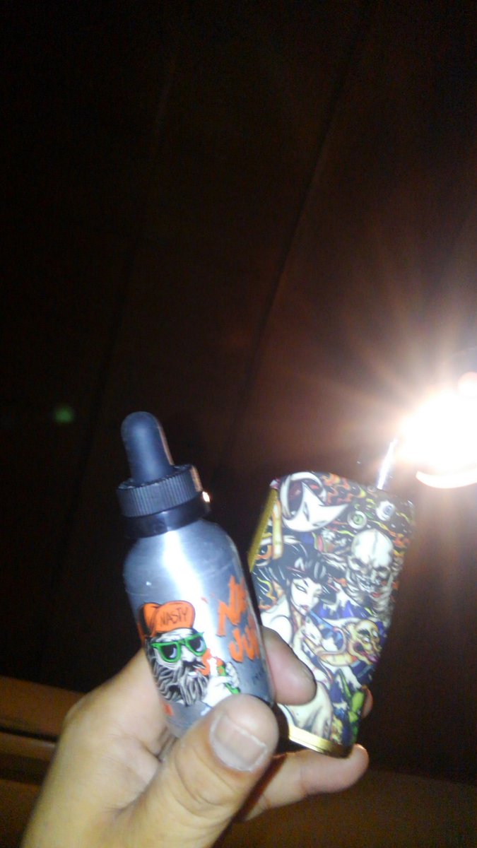 mfvwn's tweet photo. 仕事帰りにVAPEtreasure山形店に行って散々迷って結局NASTY安定の美味しさ。
はんちぇ！
#VAPEtreasure山形
#NASTY
#Michaelmod https://t.co/43mXbdxpt6