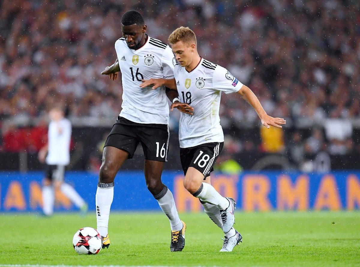 ToniRuediger's tweet photo. Always a difficult opponent on the football pitch 😂👊🏾 #Joshua #Kimmich #Hustle @DFB_Team https://t.co/aIfwxkerrE