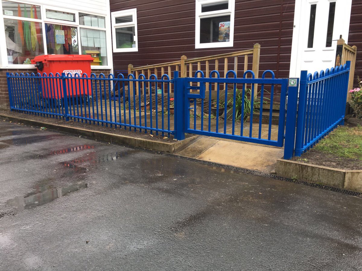 PeerlessLtd's tweet photo. Securing #Pre-School #Children with #TR800 #ROSPA Compliant #Bow Top #Railings #Fencing #Gates #safeguarding #Lytham @Garypeerless https://t.co/OOPLvYnKFO