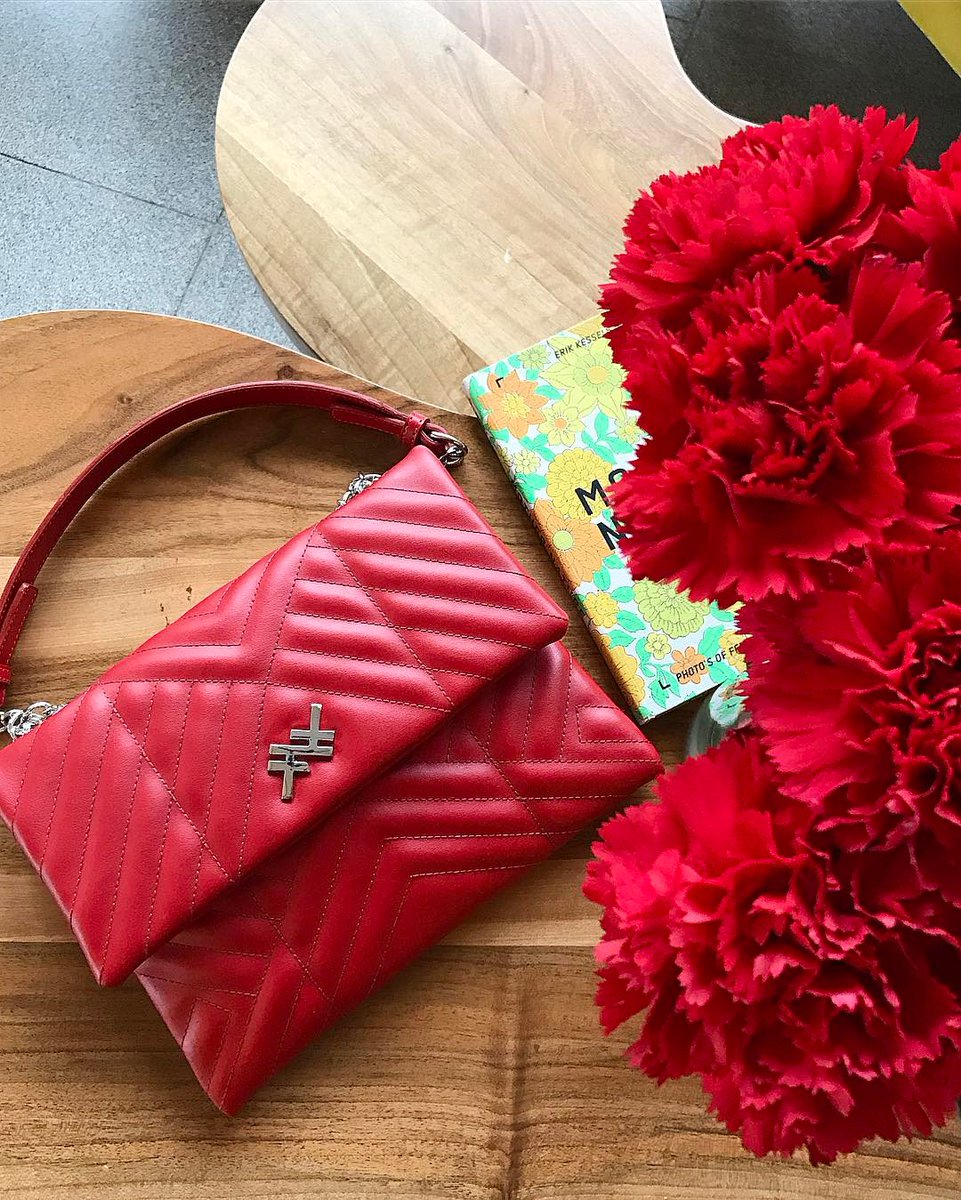 Güne kırmızı bir başlangıç! ❤ 🍒
hotic.com.tr/p/17093/nia-ki…