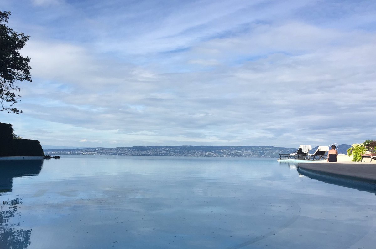 Lake Geneva or the outdoor pool at the Royal Hotel? Brilliant sunshine <a href="/evianresort/">Evian Resort</a> Life as a #spaspy
