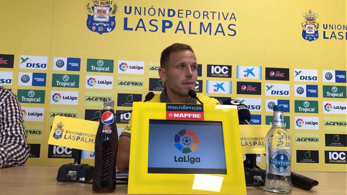 UDLP_Oficial's tweet photo. Comienza la rueda de prensa de Dani Castellano en El Hornillo (#Telde). Síguela en #UDRADIO
🎙https://t.co/x1PQyNZLTS
🎙101.9FM
🎙App Oficial https://t.co/AroccxH8Ru