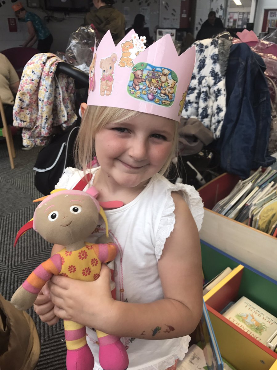 MandiB_'s tweet photo. Lovely read &amp; rhyme time @STHLibraries #ParrLibrary today. Crown crafts and a graduation party for older children starting school https://t.co/eaQXwvigVB