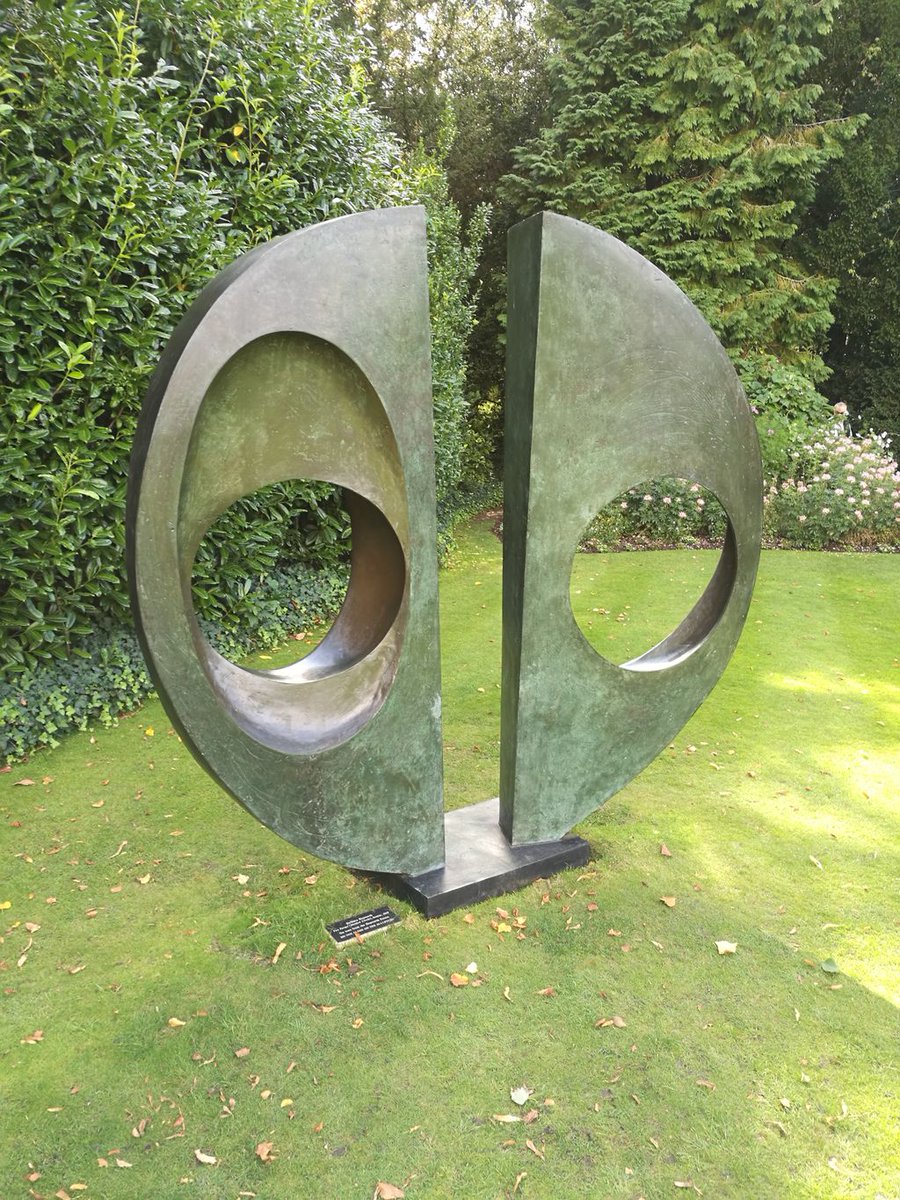 MLGardenDesign's tweet photo. Clare college Cambridge, classic Hepworth #hepworth #Cambridge https://t.co/9S1L8RLqCo