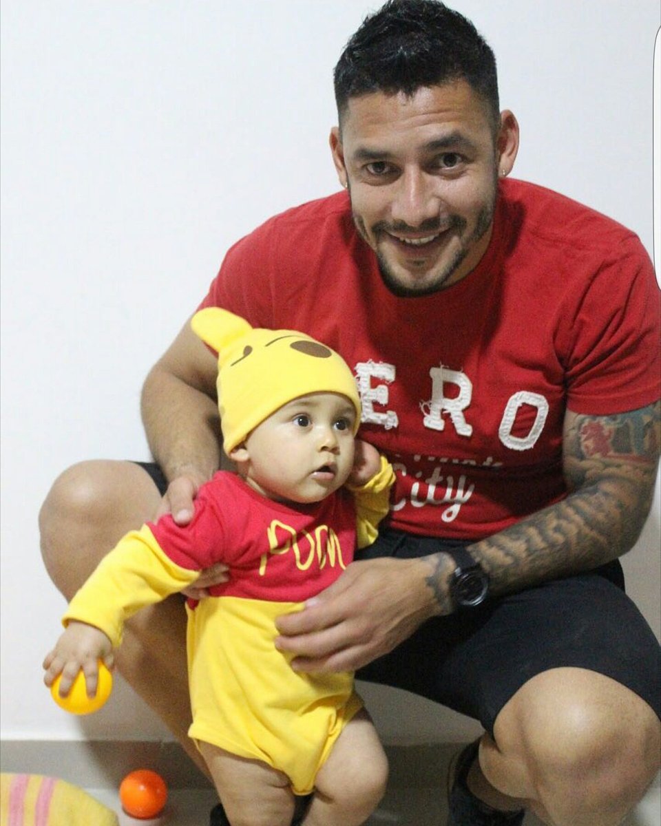 Leo caceres ovelar (@j28leo) on Twitter photo 9 meses 🐻❤ 9 meses 🐻❤