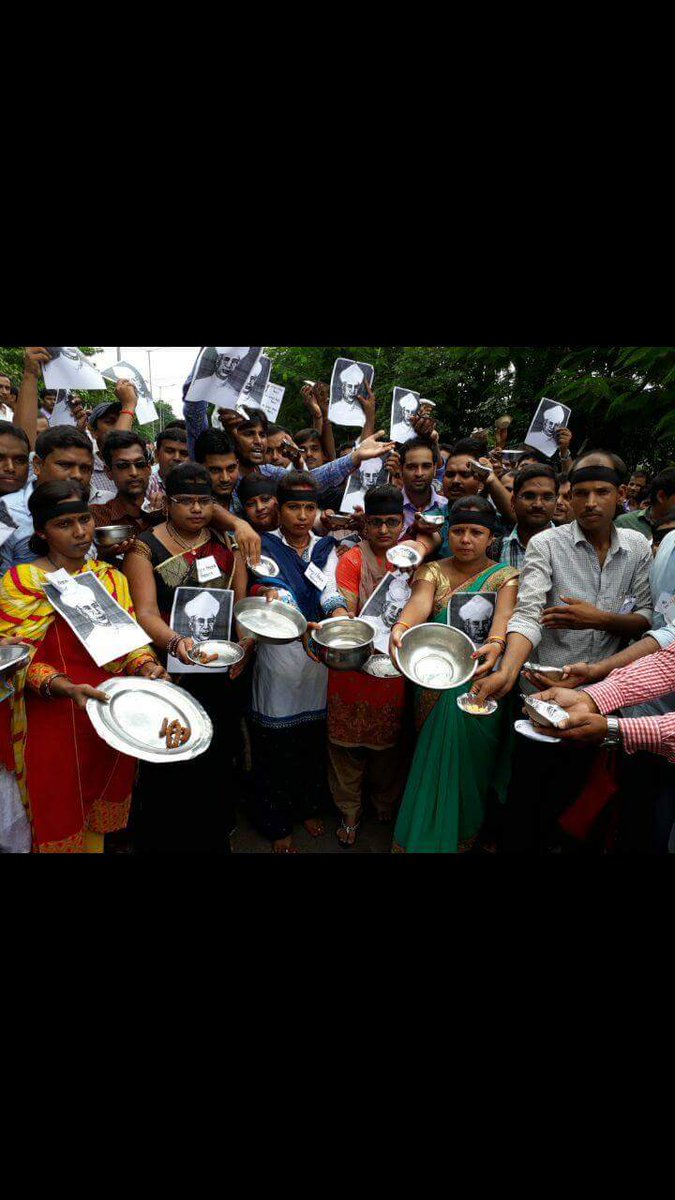 Bihcomputertc's tweet photo. Today teachers day....we r on the road #nitishkumar #sushilmodi #aajtak #etvbihar #tejaswaiyadav #livebihar https://t.co/BULbNBlyPb