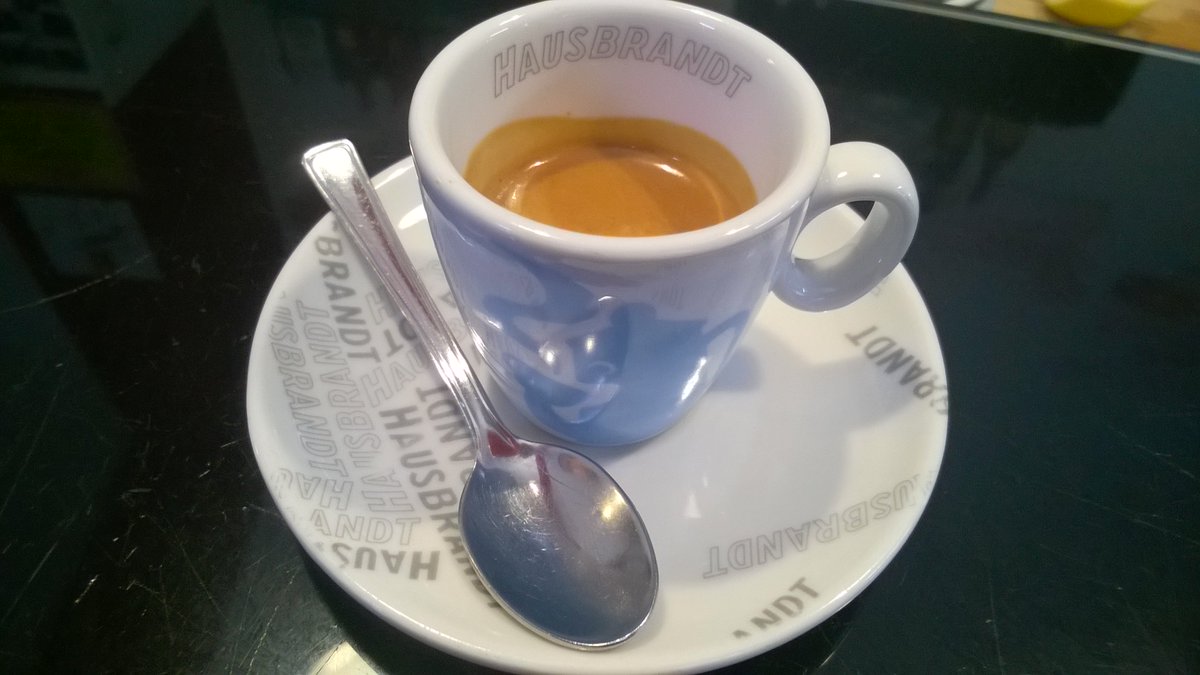 BarGluck's tweet photo. E' l'ora del #caffe . Venite a gustarlo da noi, nel #dehor o all'interno. Un #momento di #relax che fa bene all'umore! #Coffee #coffeebreak https://t.co/2vi09eIRcZ