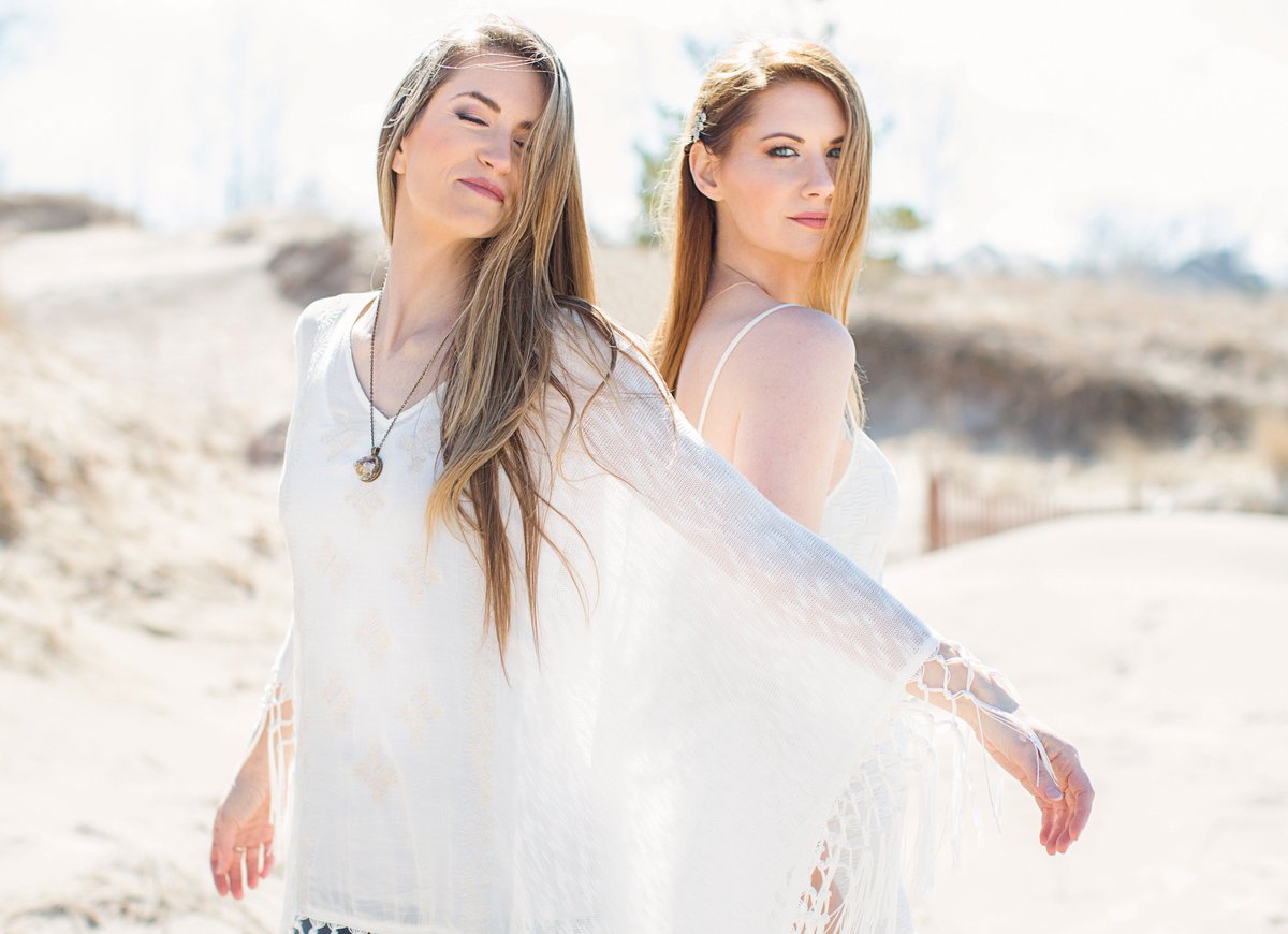 sync_music's tweet photo. Folk/pop harmonies from @thecedarsisters in their dreamy new song Wait - https://t.co/fbHTawcnge https://t.co/B8C0wT0nLN