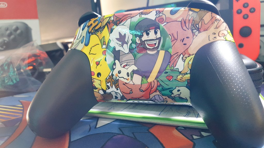 Bl3sSuR's tweet photo. Woh! Muchas gracias a @MandosSAC por este pedazo de mando personalizado para Nintendo Switch! Me encanta ❤! https://t.co/rTYT7tWQ1g