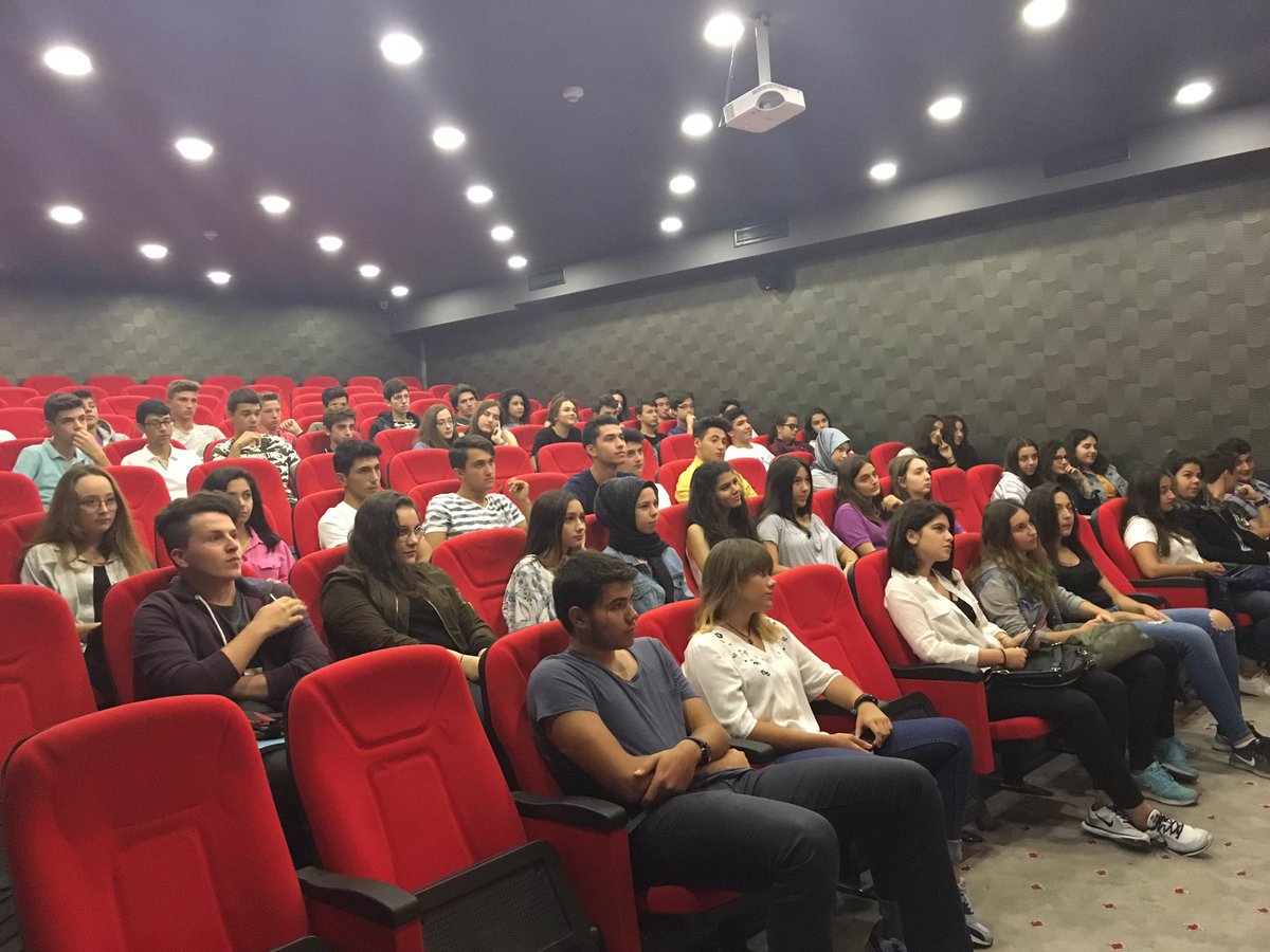 Uğur Okullarında 11. sınıflar, 9. ve 10. sınıf tekrarlarıyla eğitime başladı. ✏️📚