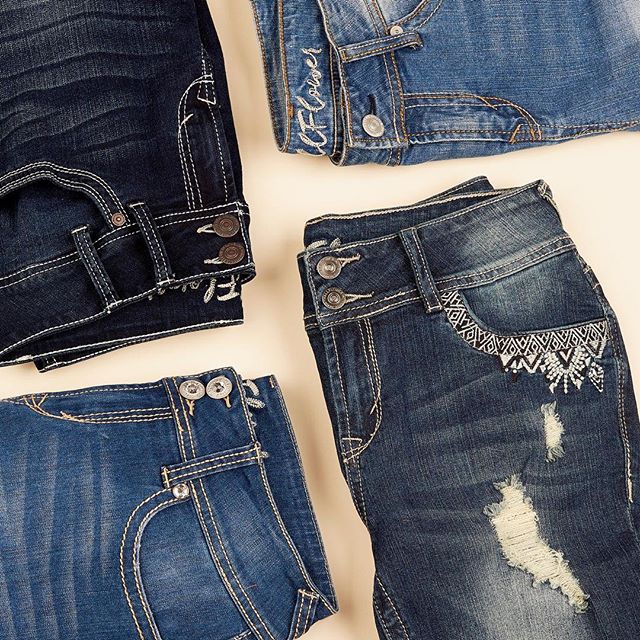 LAST CHANCE to shop our #laborday sale! 40% off new arrivals + up to 70% off everything else! Use code 40OFF to start shopping 👖🎉😊👖