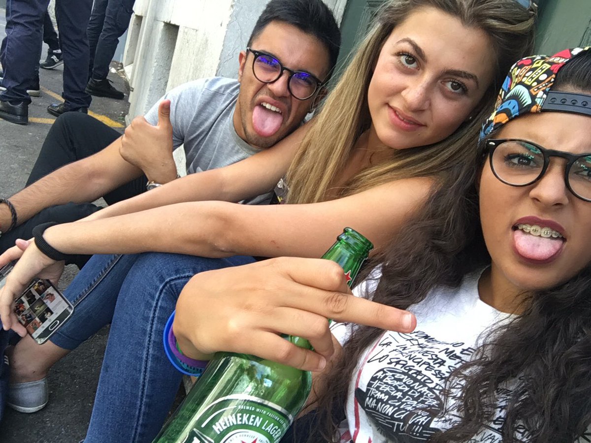 Alessia33663186's tweet photo. Walter ti stiamo aspettando😉 #ccrtour #taormina @jaxofficial https://t.co/oPFDIOwQRD