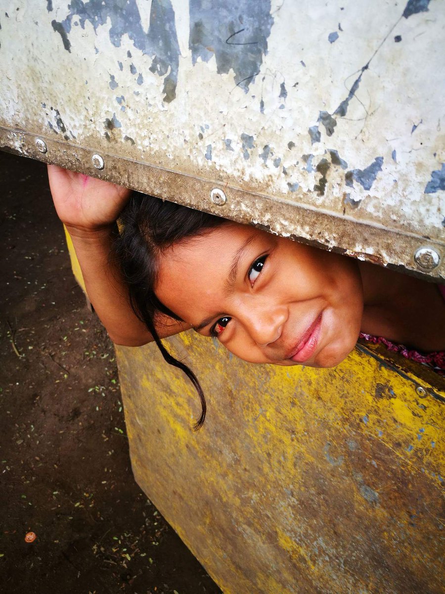 Time4lifeit's tweet photo. Non esiste nessun buio che non possa essere squarciato dalla luce di un sorriso.

(Paolo) 

Nicaragua-Chinandega-El Limonal https://t.co/dV7eNOFJ6q