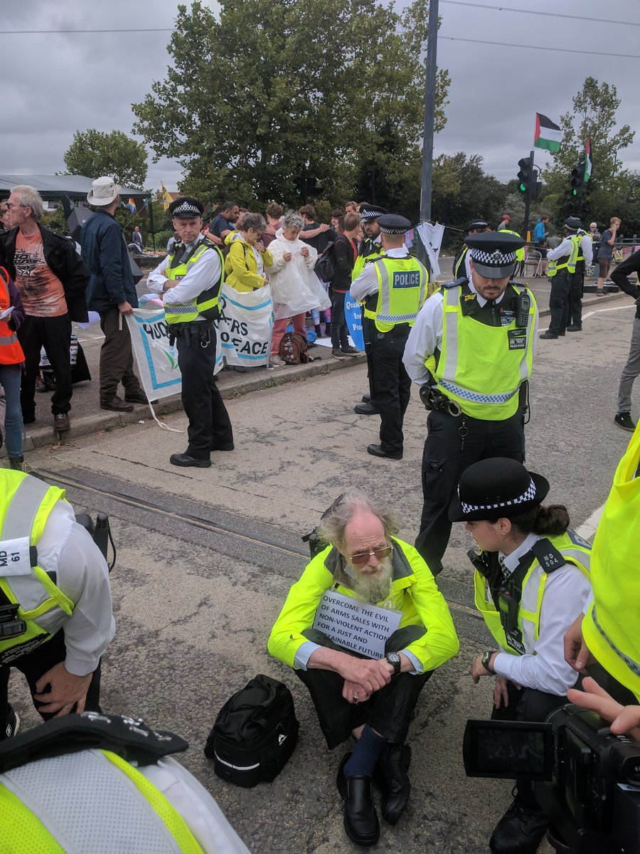 SamWalton's tweet photo. I want everyone in Yemen, Bahrain &amp; everywhere else that are victims of UK arms trading to know that we stand with you. #StopDSEI https://t.co/tKjEFL6tAU