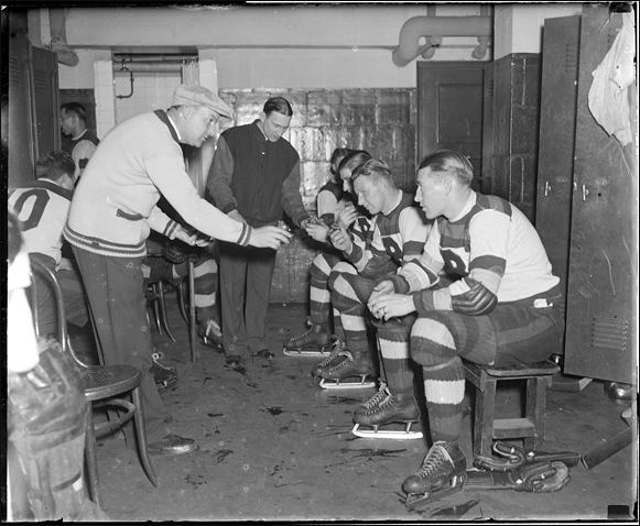 482days's tweet photo. #FromTheLockerRoom
Calling hockey players and coaches of all levels. We'd love to hear your experiences...
https://t.co/1qfb8Wf3ZP https://t.co/JGadRi0Nzc