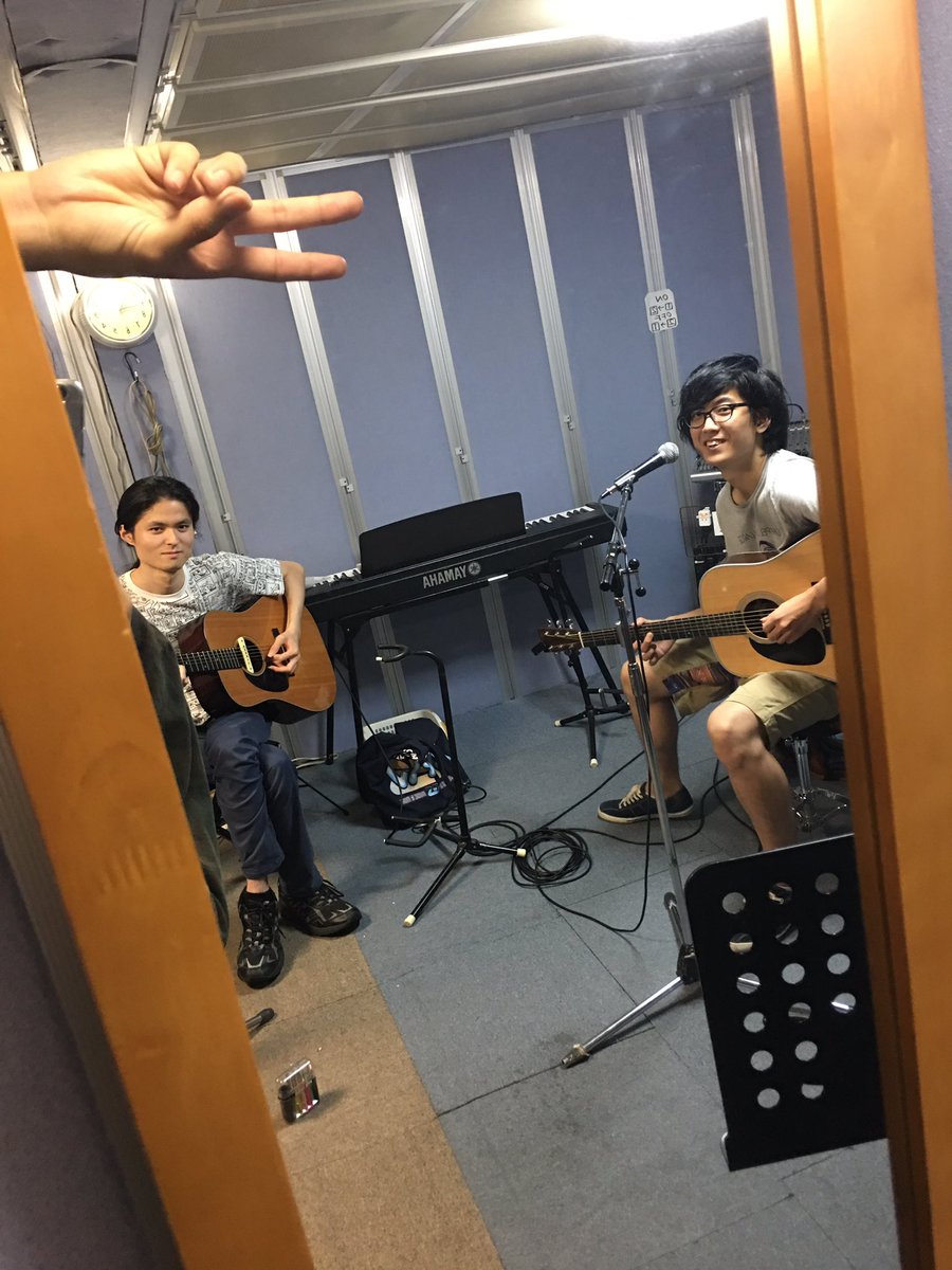 astlogy's tweet photo. 9/10に向けてのアコースティック練習です!!
今回はASTLOGYの始まった当初の曲を一曲持ってくるよ!!
楽しみだね🏋️
皆も見に来てくれよーーーーい
┏○)) アザ━━━━━━━━ス!
#ASTLOGY
#アコースティック
#Live https://t.co/RzVrirW2ho