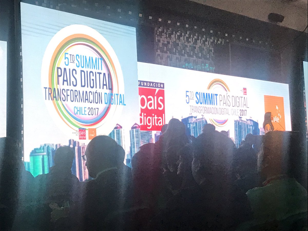 andy_periodista's tweet photo. Comenzando #SummitDigital #PaísDigital2017 https://t.co/uFVw7l4IwA