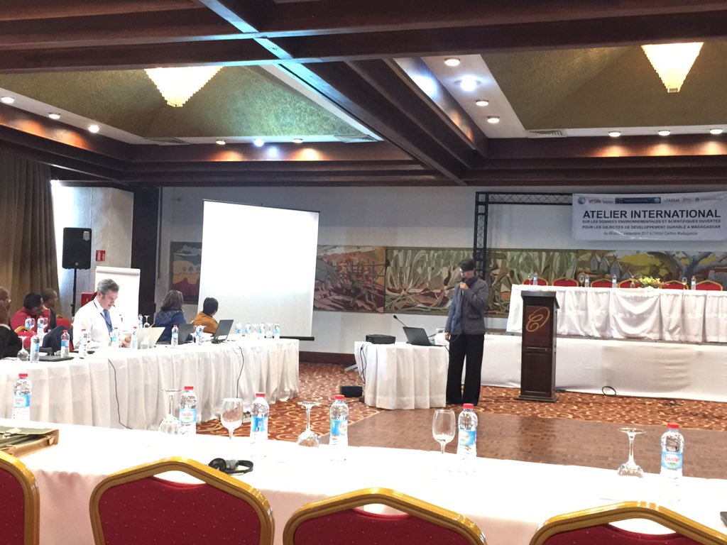TWAS_SAREP's tweet photo. #OpenData17 Associate Director @SKA_Africa Anita Loots present on Square Kilometre Array at the Environmental &amp; Scientific OpenData Workshop https://t.co/8PxSXMHePm
