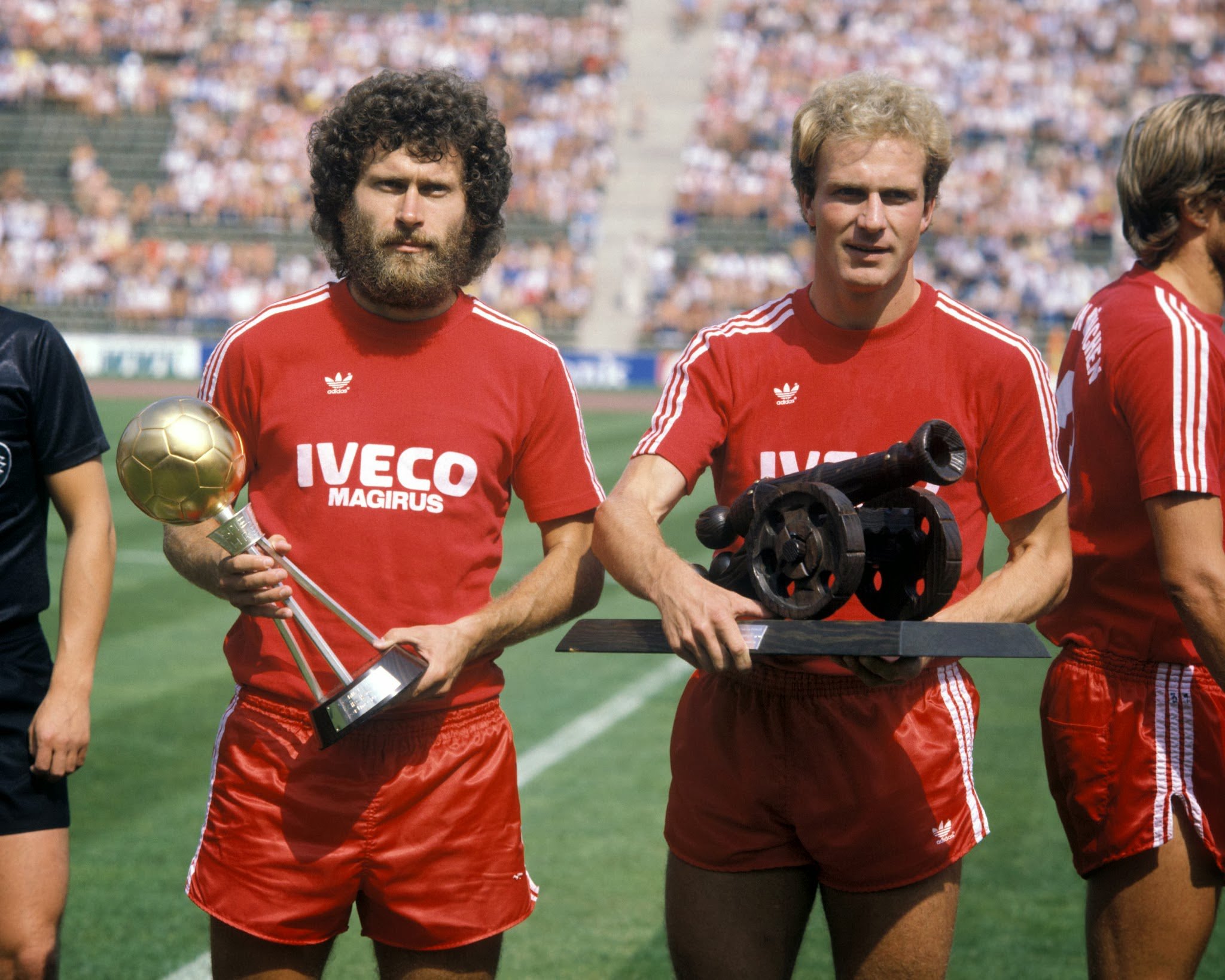 Happy 66th birthday to Bayern and Germany legend Paul Breitner! 