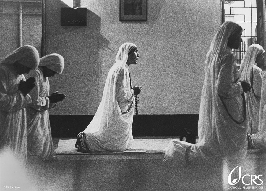 CatholicRelief's tweet photo. What's your favorite #MotherTeresa quote? Tell us yours and download a quote book for some more inspiration: https://t.co/xqAJaB2pQa. https://t.co/QHDcg2JGtB
