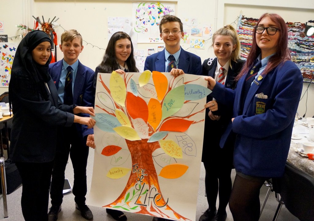 cwpnhs's tweet photo. Heading #backtoschool this week? Read how #EHS2017 is improving #mentalhealth support at schools in East #Cheshire https://t.co/v2zZA9Bu0b https://t.co/8OB9dq2VyP