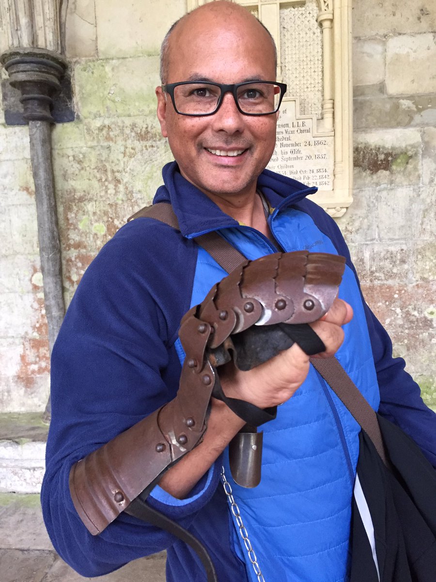 tinahudson_'s tweet photo. @tallyho67 @SpudSays @FOXFootyLive #GoldenFist goes global at @SalisburyCath #Bounce #originaltrophy https://t.co/cVs5pMwaGv