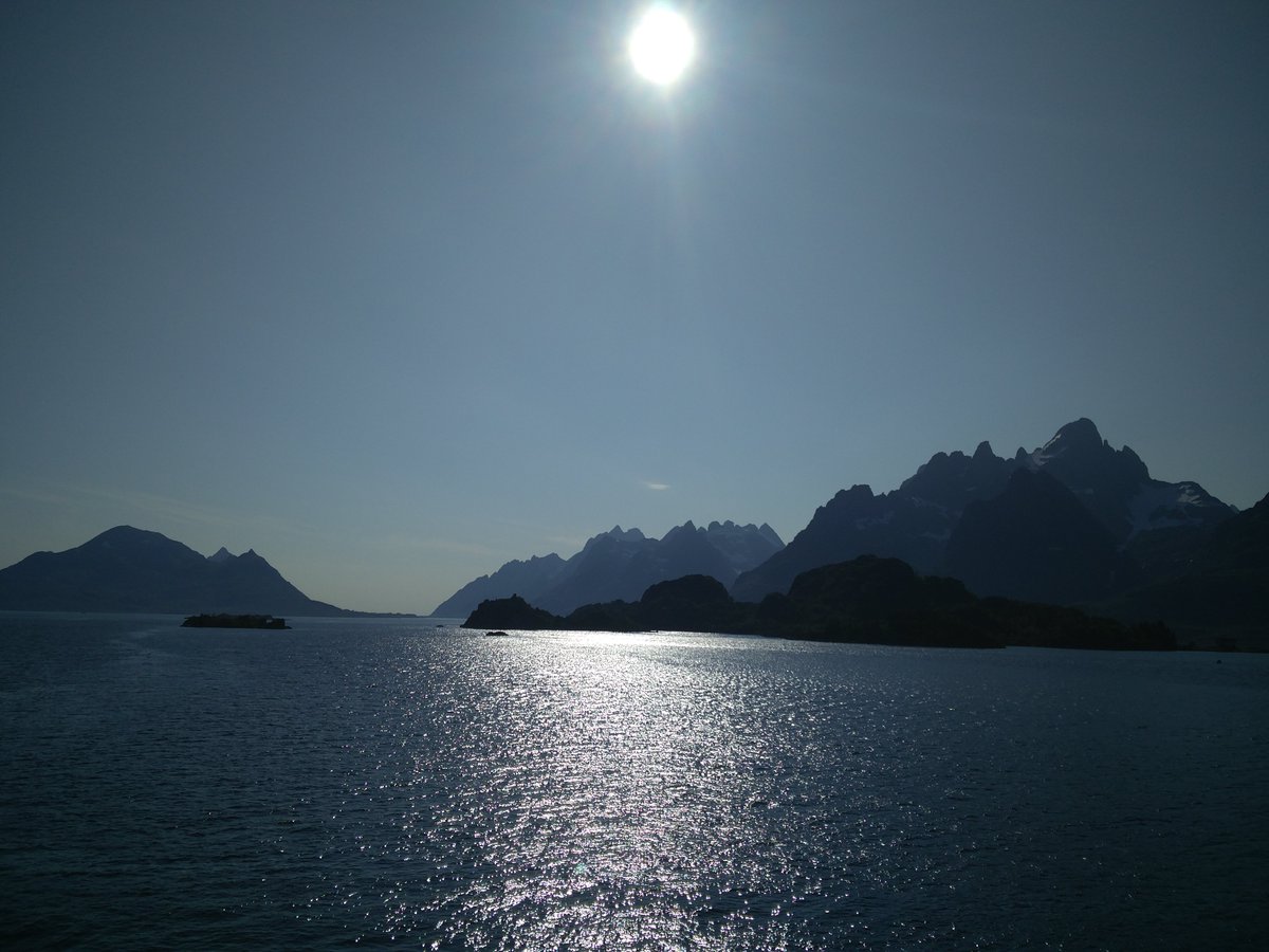 Vis_Leadership's tweet photo. The midnight sun in Tromso. The unexpected.  Yes there are black swans and the unexpected is everywhere. https://t.co/AnWGhQ40yB https://t.co/NQ7KUSiDYW