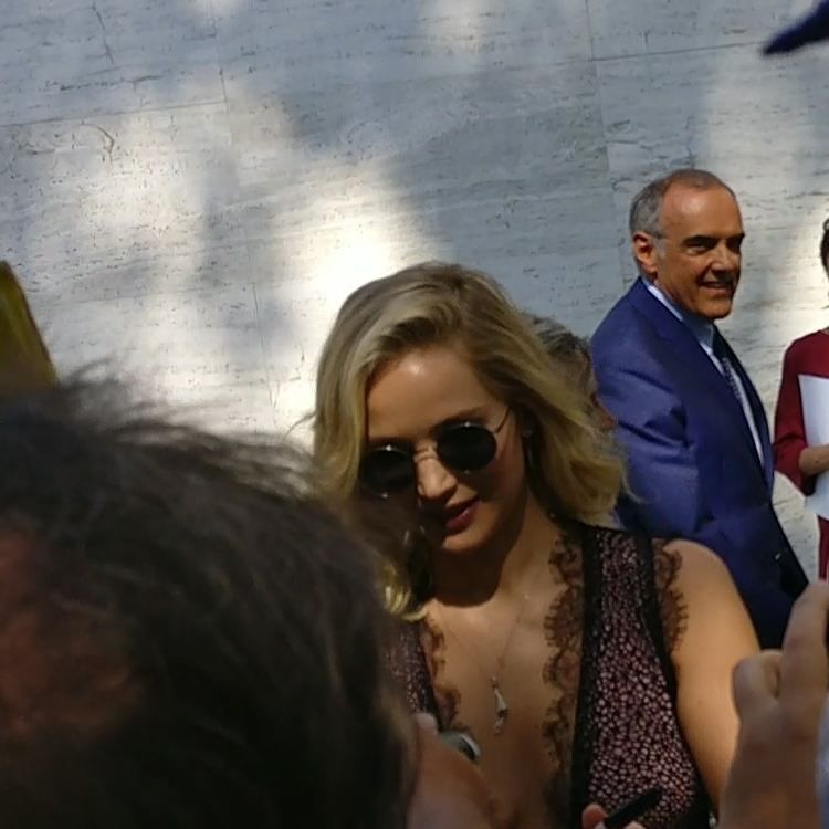 orgoglionerd's tweet photo. La bellissima Jennifer Lawrence al Festival di Venezia per mother! di Darren Aronofsky!

#orgoglionerd #orgoglionerddaily #MattiaON #Bienna… https://t.co/vXdIRsqRGM