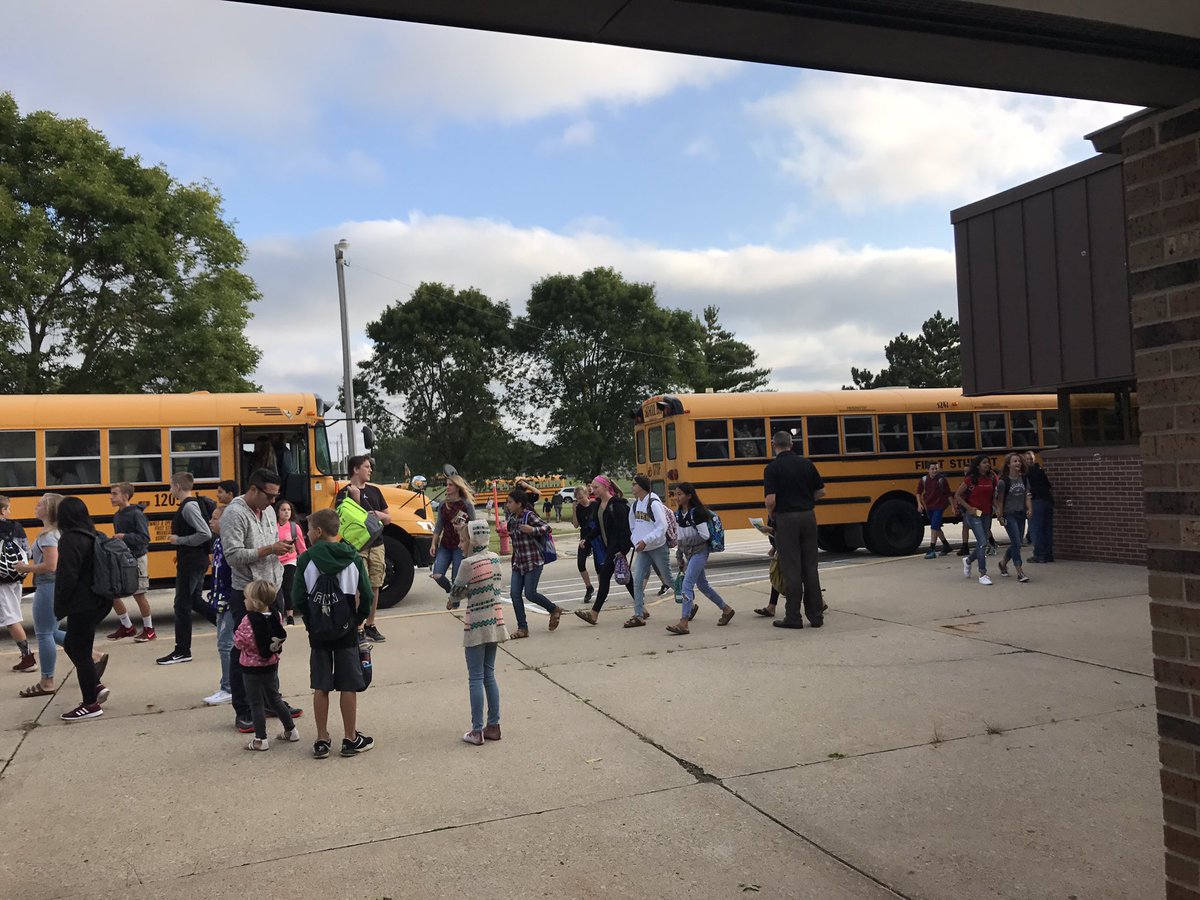 FPSDistrictWI's tweet photo. It's great to see our buildings full of students again! #firstdayFPS #prideFPS https://t.co/dUYCdEPwtB