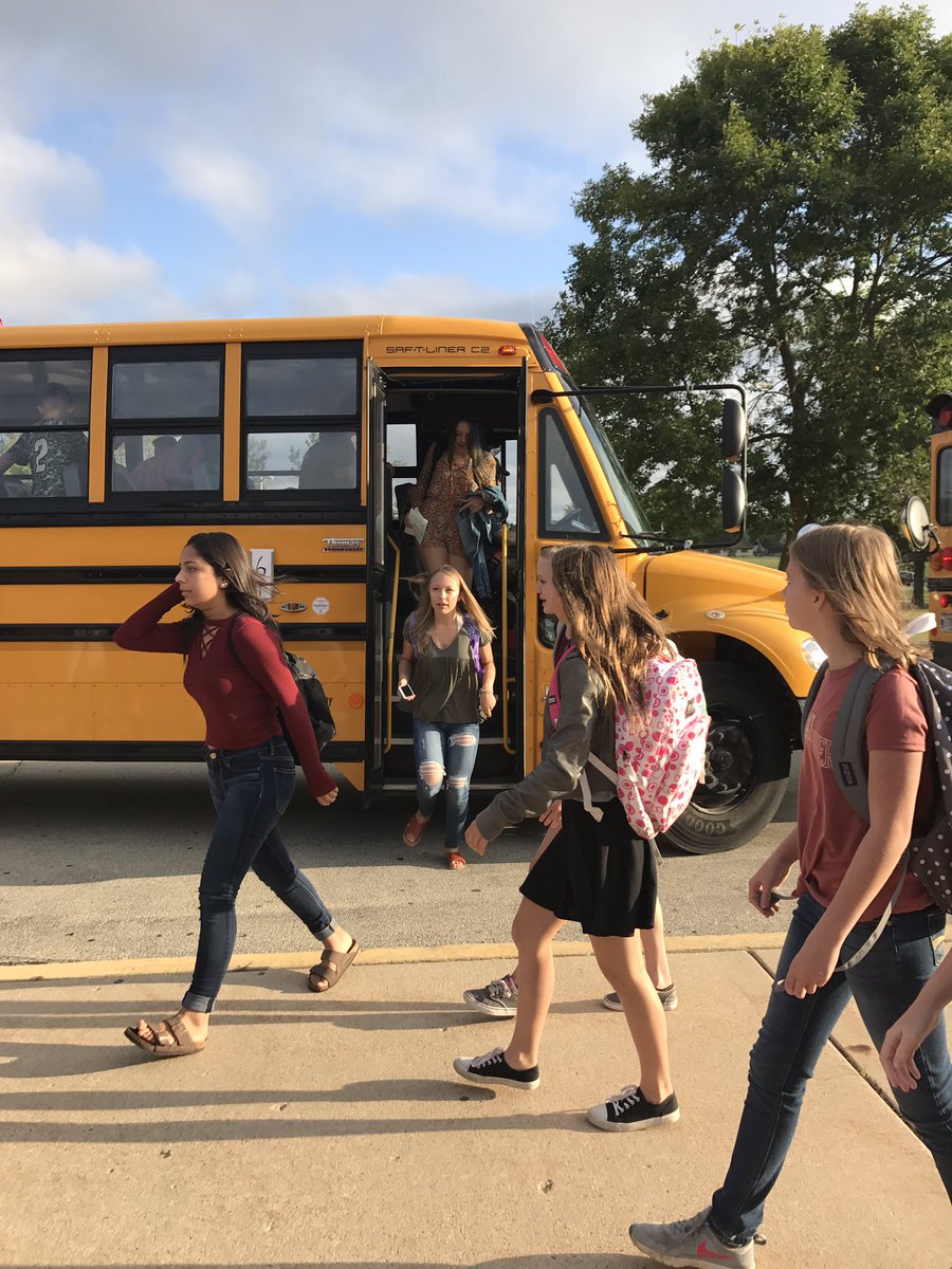 FPSDistrictWI's tweet photo. It's great to see our buildings full of students again! #firstdayFPS #prideFPS https://t.co/dUYCdEPwtB