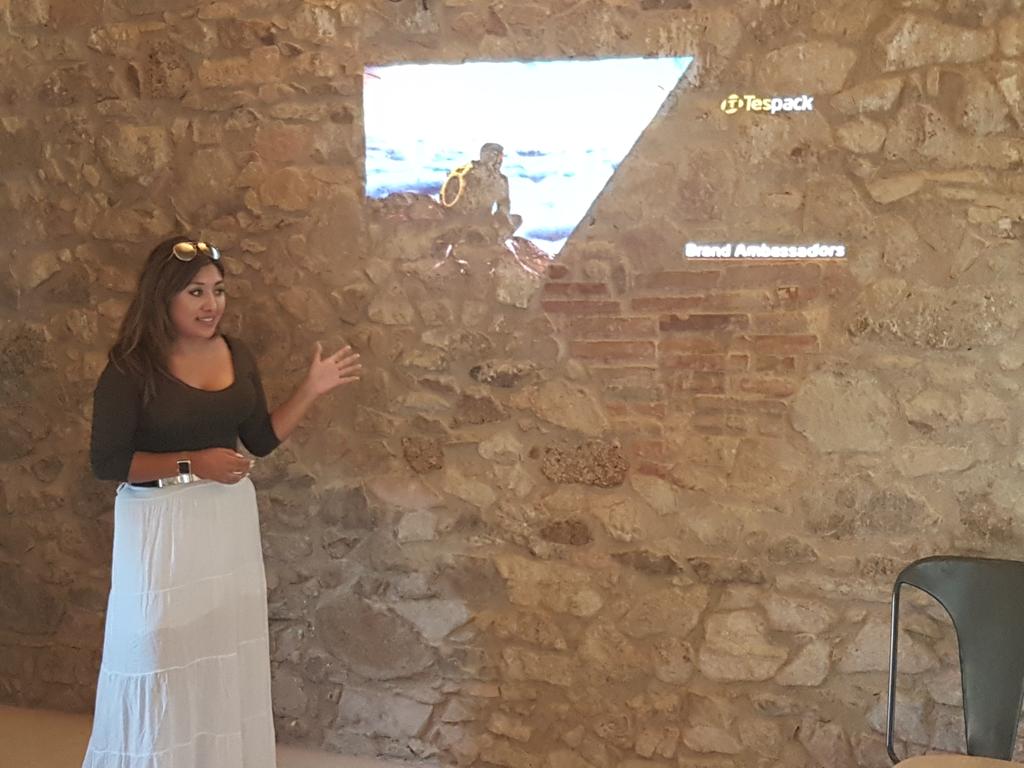 StuCoworkation's tweet photo. Building a brand wuth zero budget with @YesiARobles. A great workshop to start our @Coworkation #inspirationweek event. #startup #branding https://t.co/OGriPeT6hh