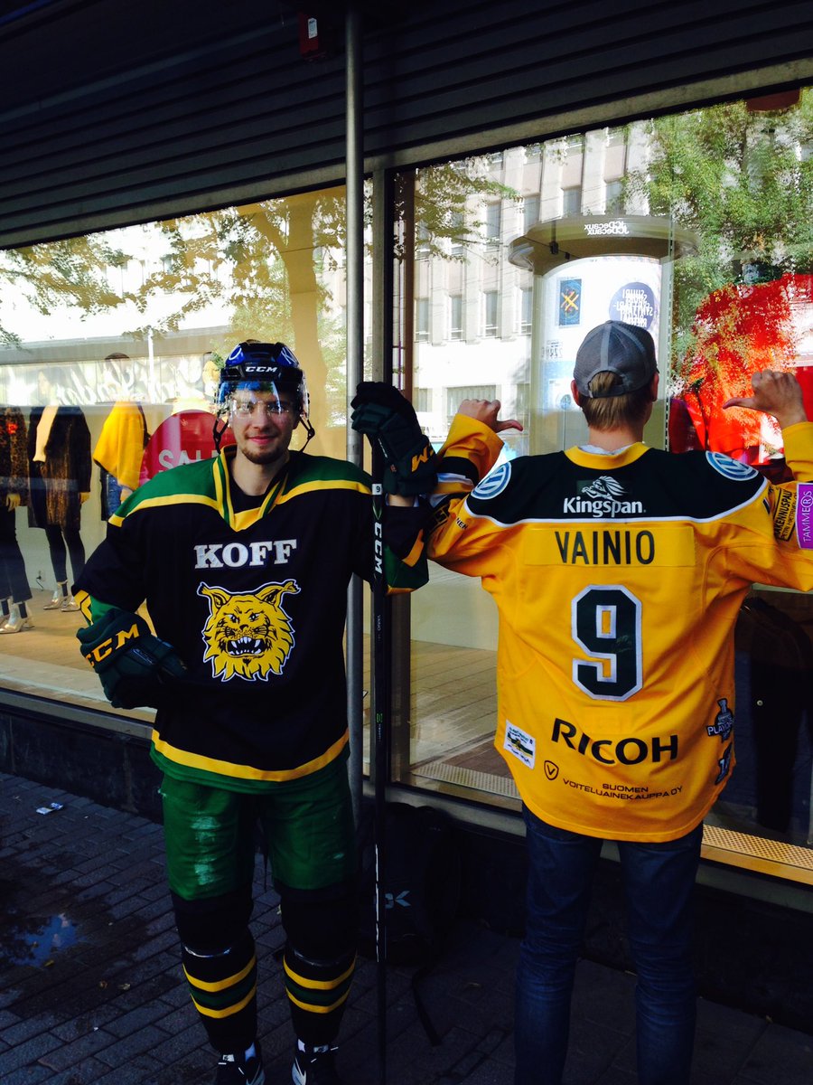 Kaksi <a href="/VainioOlli/">Olli Vainio</a>'a. 😼 #9 #IIves #BongaaKannattaja #Liiga