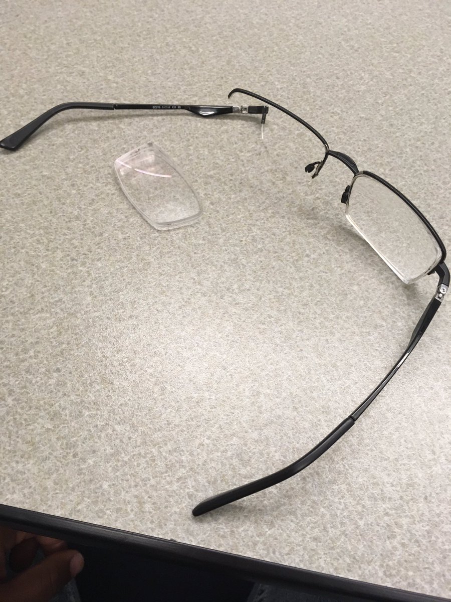 ajtony99's tweet photo. So this happened five minutes before my very first college class... #Tonyprobs. #ILoveCollege https://t.co/dZEzpDUB7h