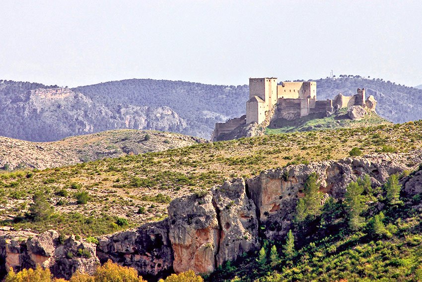 🔝👆Hay momentos en el #CaminodeLevante que no debes perderte por nada del mundo: ver amanecer desde el Castillo de Mula.
👣
#AñoJubilar2017