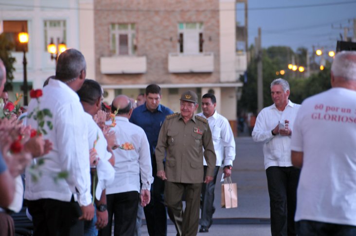 stormcaptain's tweet photo. #60Septiembre5 Presidente cubano #RaulCastro a su llegada en horas bien tempranas de hoy, #5deSeptiembre al #ParqueMarti de #Cienfuegos https://t.co/gW7smpRj1f