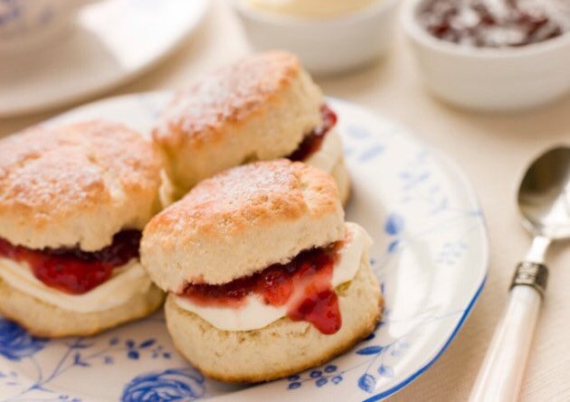 Celebrate September in style with a Suffolk Cream Tea <a href="/Pykkerell/">The Pykkerell Inn</a>! #ladiesthatlunch #meetings #treattime