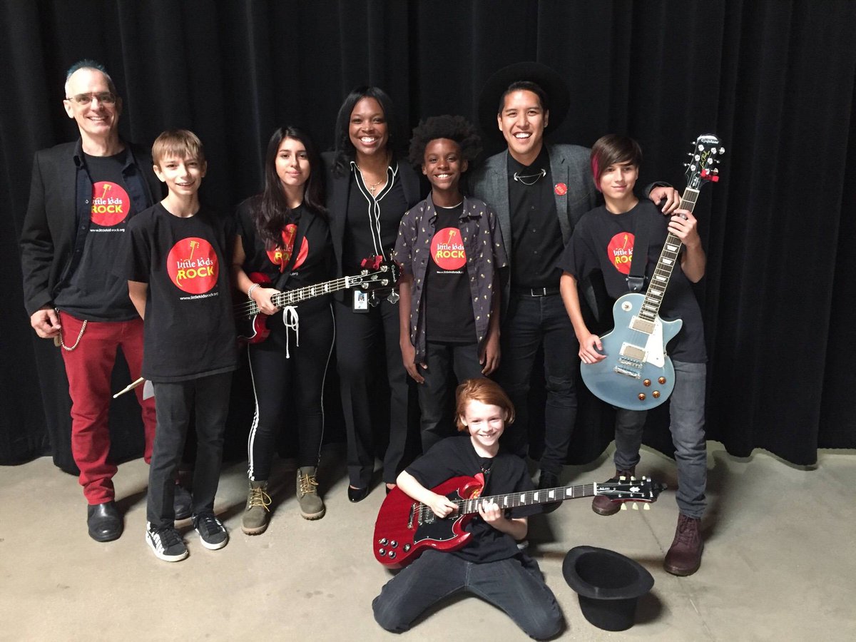 musicwillorg's tweet photo. Happy first day of school to all of the Chicago Public School students! Hope you have a rockin year! @chipubschools @janicejackson https://t.co/1Cxdr5CA4k