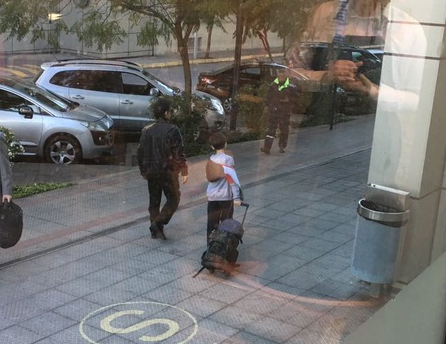 DerechaTuiter2's tweet photo. Así con Maturana d Confusam, consecuente.

Atiende al retoño en clínica Santa María, y al pueblo le paraliza salud pública cuando le place. https://t.co/nLXqYoIKkD