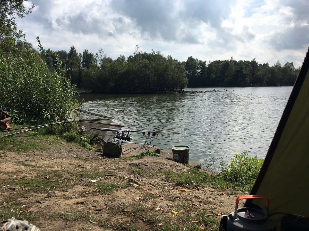 DavidGa39723972's tweet photo. New venue (still in Belgium) lake record 82lb😬... here until Saturday morning so come on the carp gods🙏🇧🇪🐋 https://t.co/BS3l43FJuh