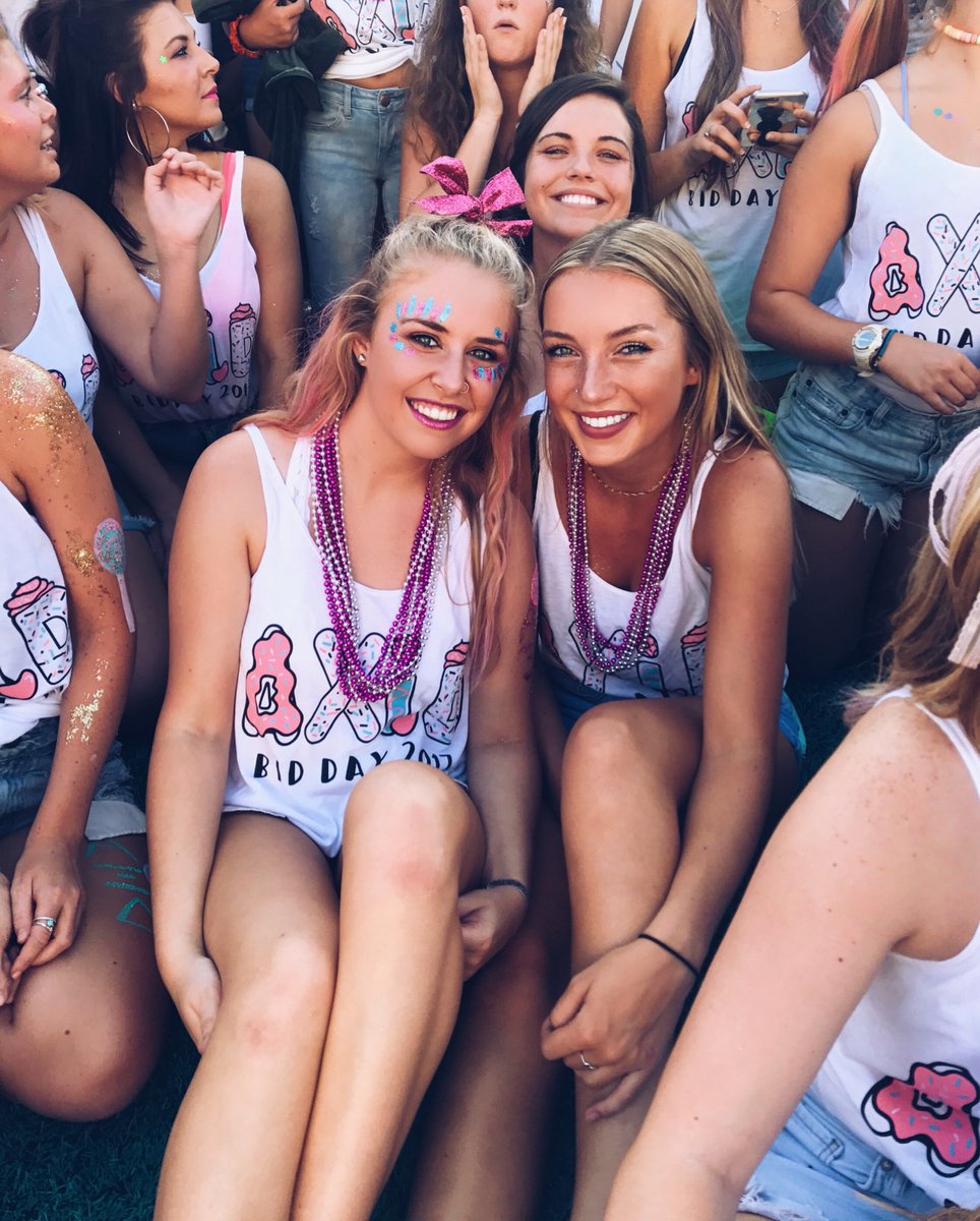 CCUAlphaXiDelta's tweet photo. Yesterday was the best day because we had so many wonderful ladies run home to us. Welcome to xi sweet life 💕🍭🍬 https://t.co/HY1zvjqpCT