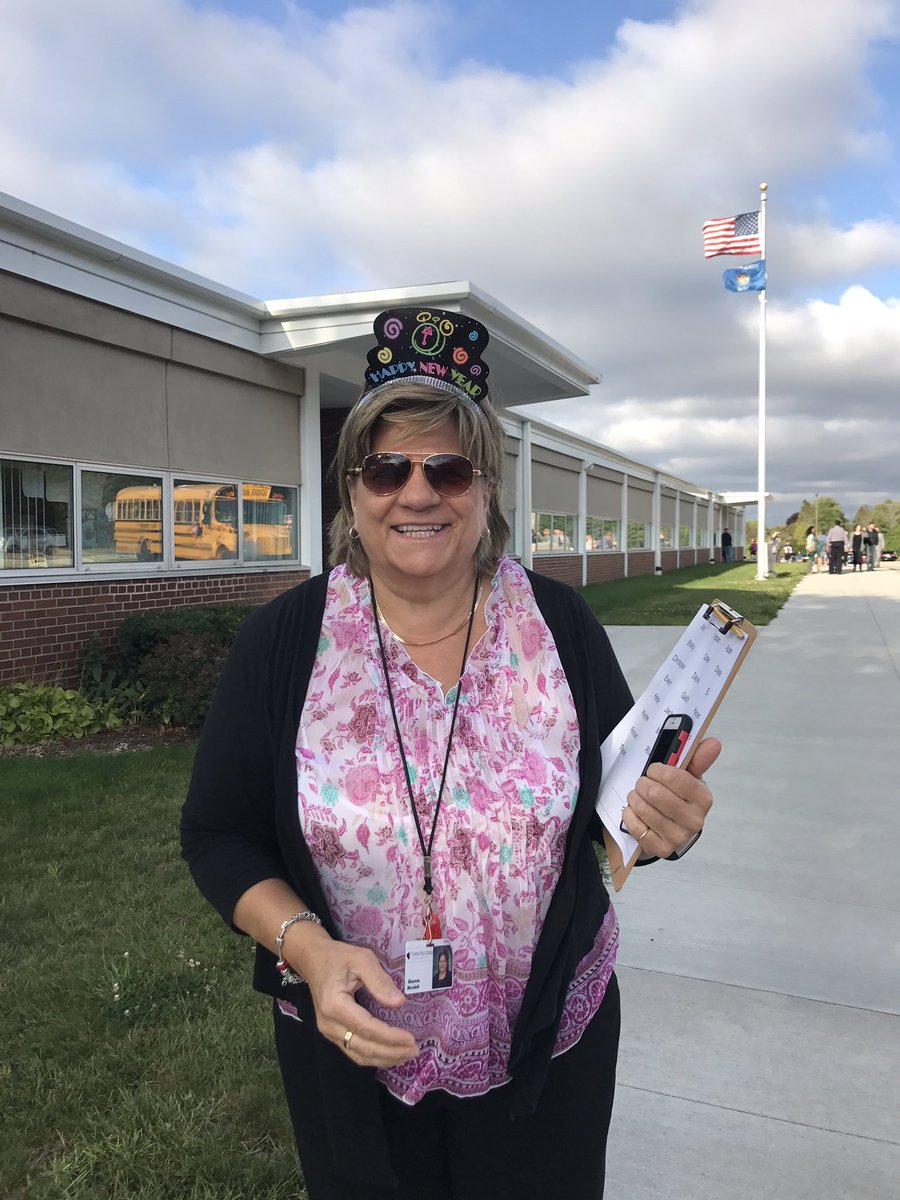 FPSDistrictWI's tweet photo. Our teachers are ready @PV_Elementary! Check out her hat- "Happy New Year!" #firstdayFPS https://t.co/6hY4OULTGB
