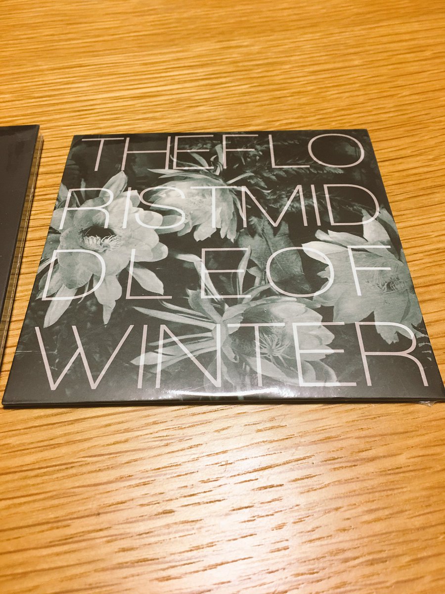 tkhsscifi's tweet photo. 良いジャケの見本はこちら
#theflorist #middleofwinter https://t.co/8tWoVOO22m