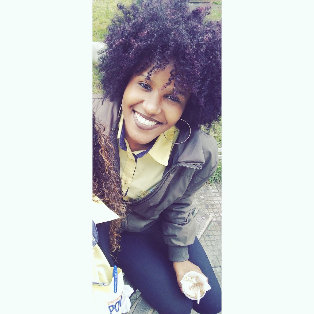 Helidyanairaa's tweet photo. Pensa numa coisa que da Trabalho ? Entaaao er Cabelo 👏😂
#Repostei mermo https://t.co/M5Wb9gY1Pe